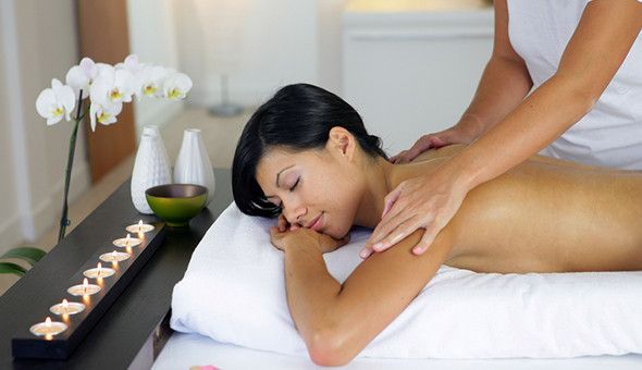 A Luxury Full Body Swedish Massage at Malie Nail & Beauty Salon!