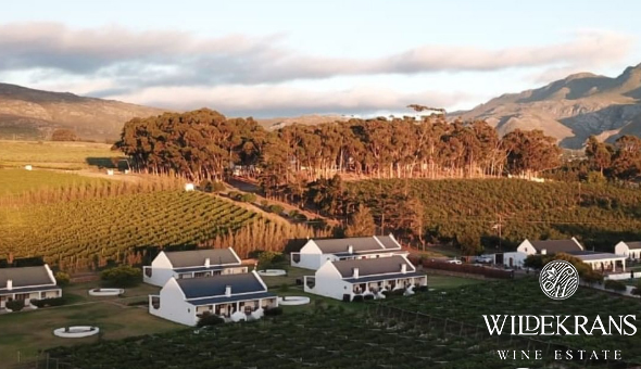 Exclusive: Getaway for 2 People in a Luxury Cottage, including Breakfast at Endless Vineyards Boutique Lodge!